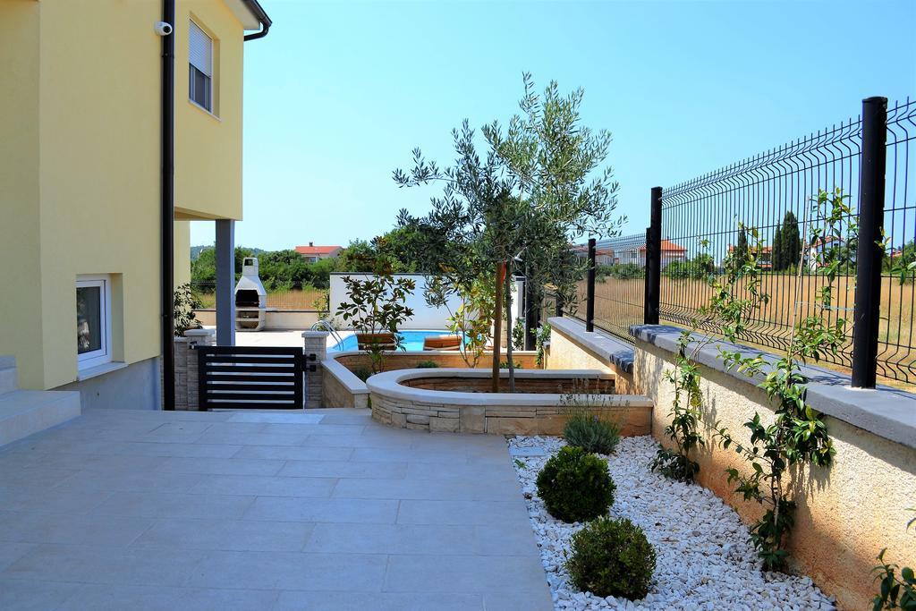 Villa Cera Pula Exterior photo